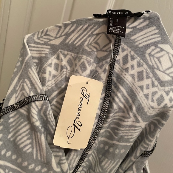 Forever 21 Stretchy low back dress - Picture 7 of 7